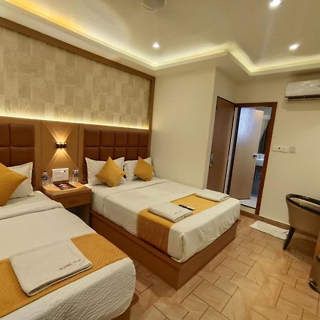 Hotel Riva International Goregaon- Near Nesco Mumbai Kültér fotó